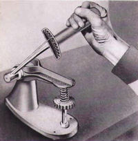 KMO-607 Valve and Clutch Spring Tester